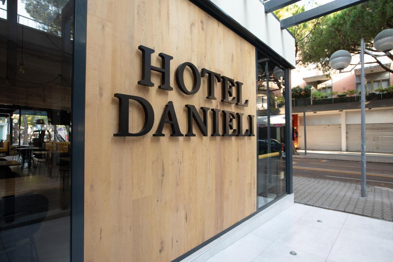 Hotel Danieli ลิโดดิเยโซโล ภายนอก รูปภาพ